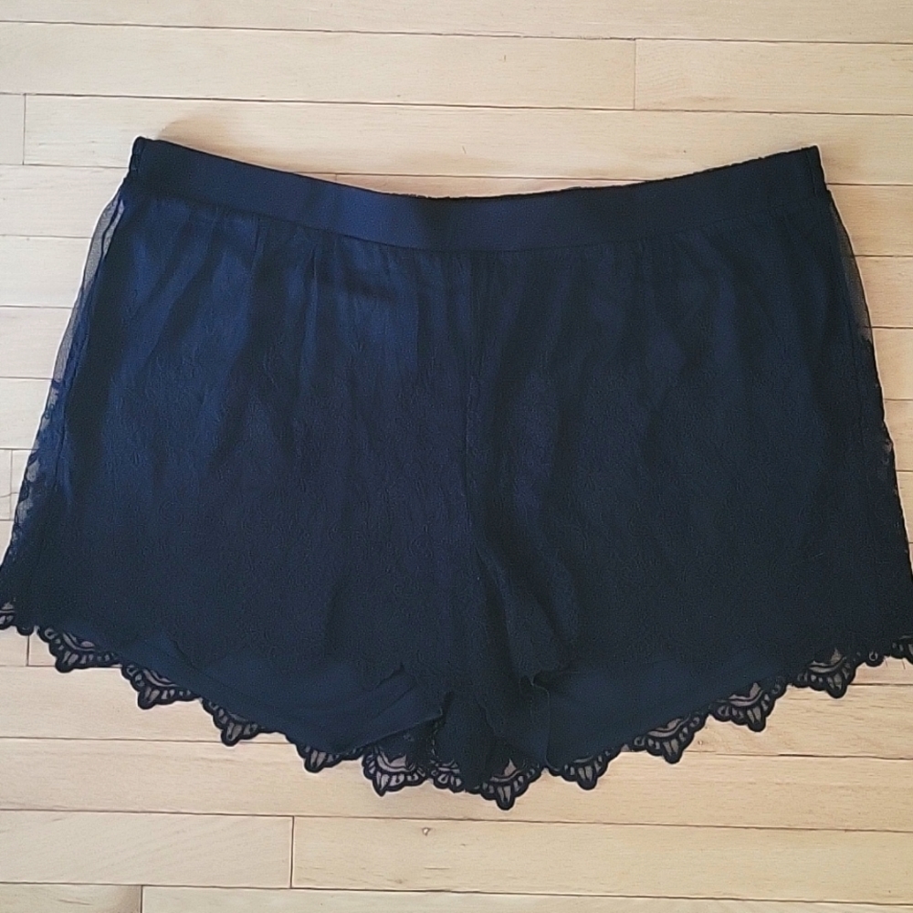 TORRID lace mesh black shorts size 3X